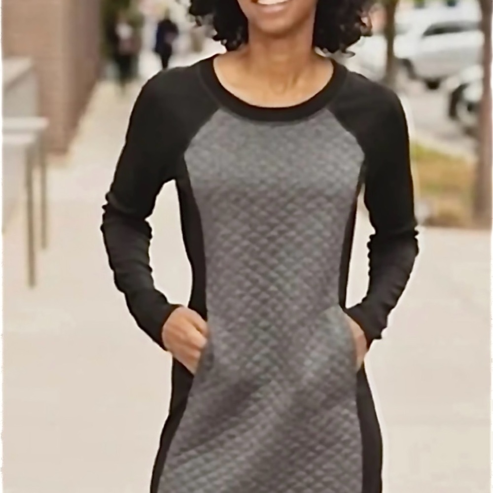 Diamond Peak quilted Smartwool Black and Gray Long Sleeve Dress